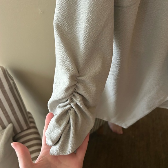 Chic Light Gray Open Blazer - Picture 2 of 3